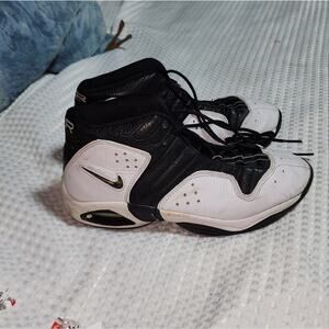 NIKE GUC MENS SIZE 10.5 BASKETBALL SNEAKERS SHOES